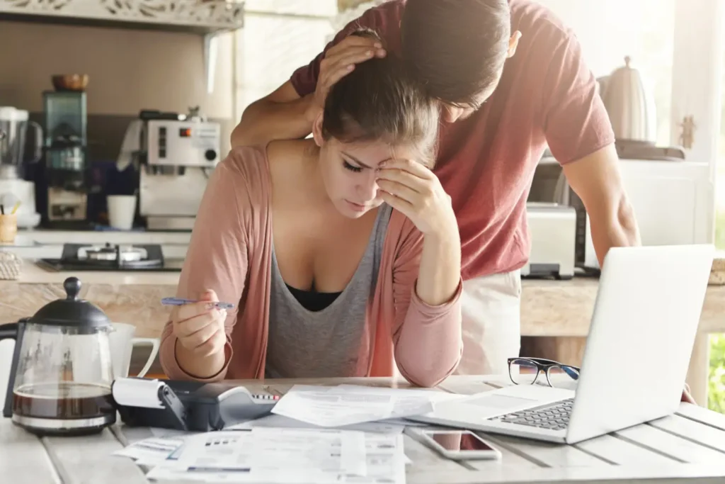 Pogoń za stratą w hazardzie – problemy finansowe i zadłużenie.